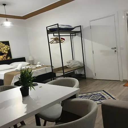Apartament Square 21 *