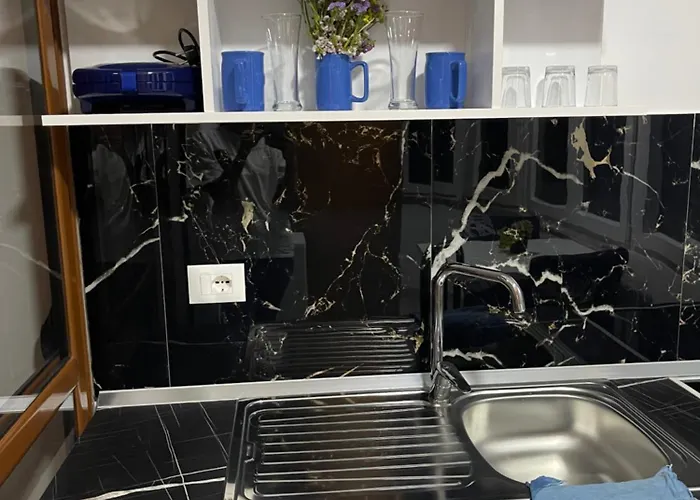 Square 21 * 티라나